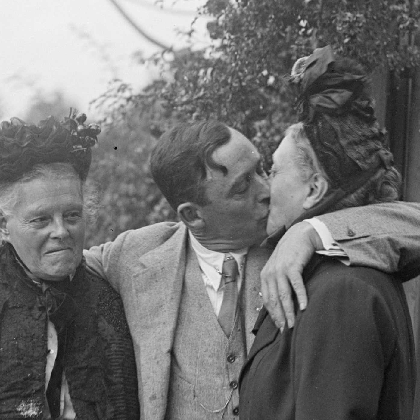 If it were a movie, it would be called The Third Wheel by Orson Welles