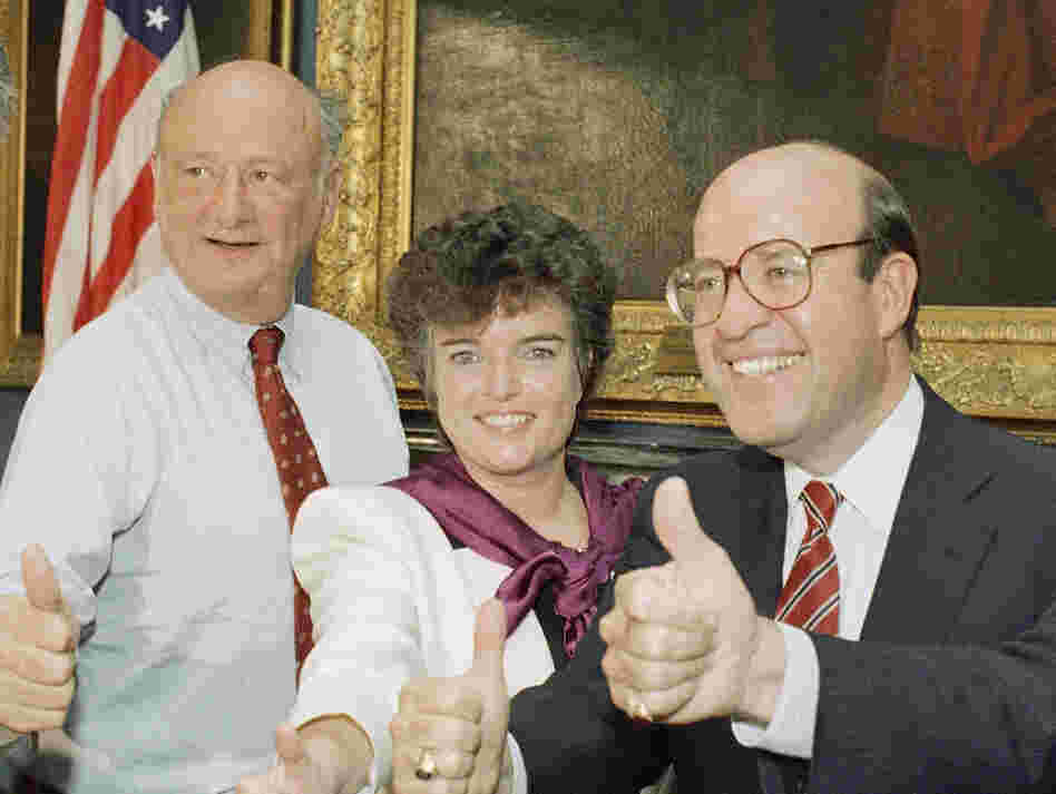 Maureen O'Connor, center, and Mayor Ed Koch in 1987 in New York.