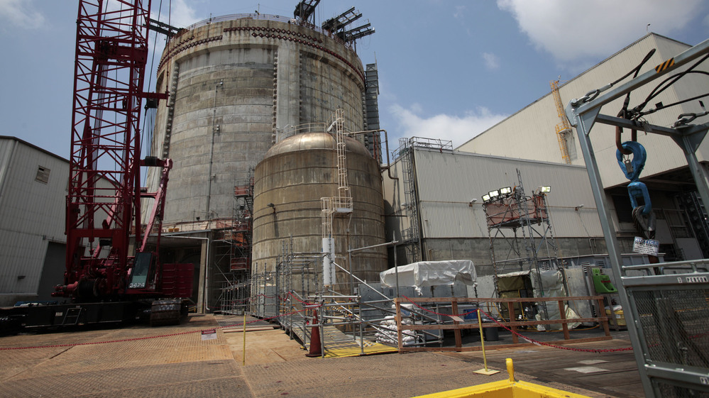 The Crystal River Nuclear Plant has stood idle since workers cracked the reactor's containment building in 2009. The facility is now slated to close permanently.