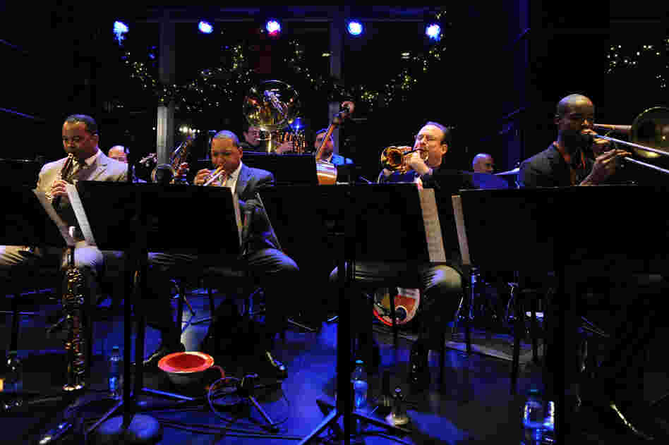 The band on stage. Co-leader Vince Giordano is on tuba in the back row.