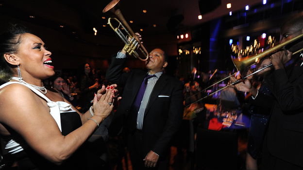 Wynton Marsalis (center) on the floor at Dizzy's Club Coca-Cola.