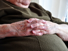 Extra weight is no defense against aging, says a demographer who argues that the apparent benefits from being overweight are a mirage. Extra weight is no defense against aging, says a demographer who argues that the apparent benefits from being overweight are a mirage.