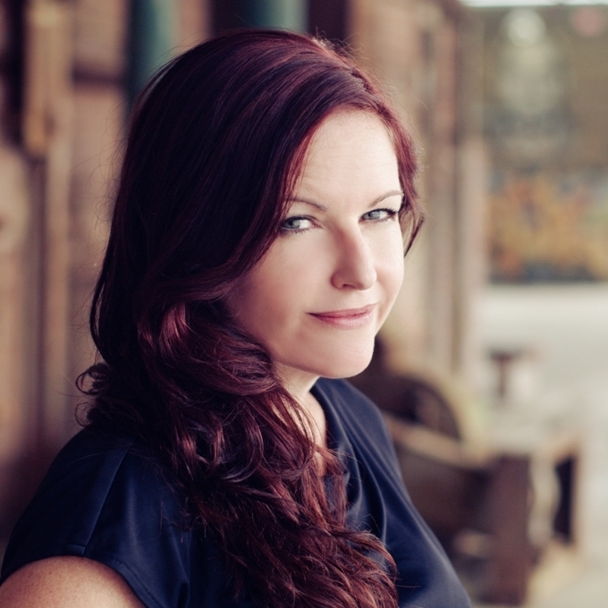 Tanis Rideout is a poet and writer based in Toronto, Canada.