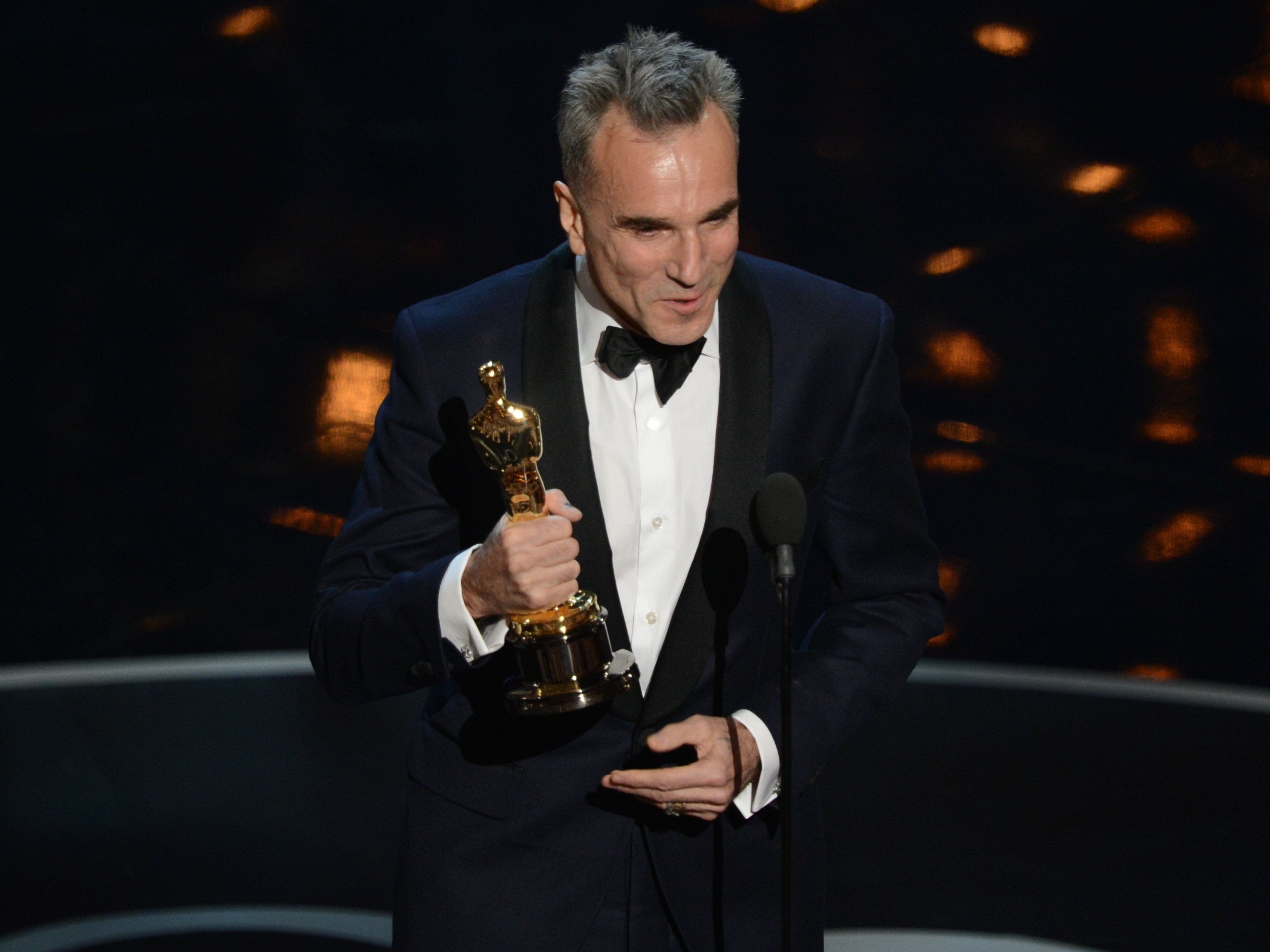 Daniel Day-Lewis accepts the Oscar for best actor in Lincoln.