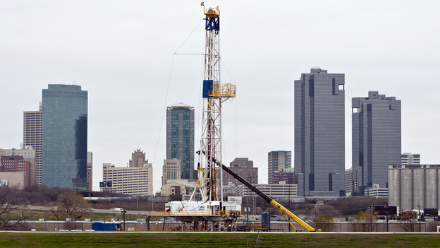 A natural gas drilling rig just east of downtown Fort Worth, Texas. A new decade-long study finds the region's Barnett Shale formation has sufficient gas reserves to last another 25 years.