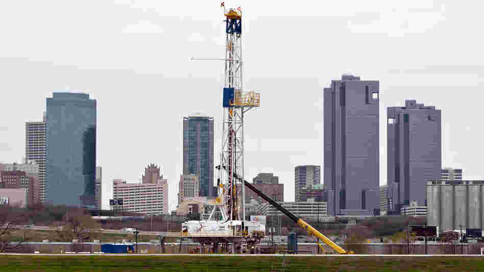 A natural gas drilling rig just east of downtown Fort Worth, Texas. A new decade-long study finds the region's Barnett Shale formation has sufficient gas reserves to last another 25 years.