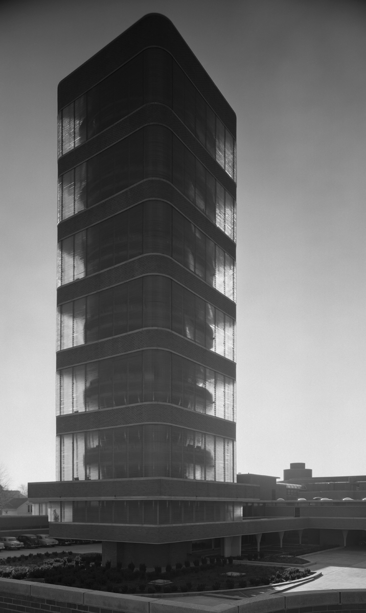 <em>Johnson Wax Tower, Frank Lloyd Wright, Racine, Wis.,</em> 1950