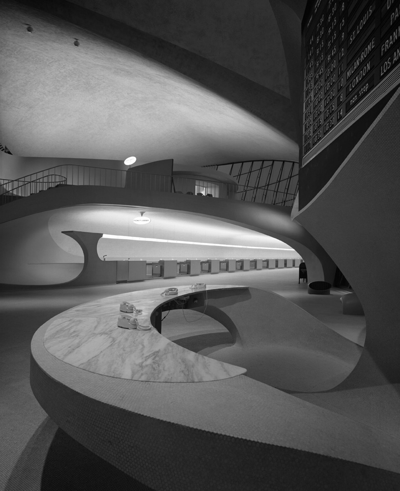 <em>TWA Terminal at Idlewild (now JFK) Airport, Eero Saarinen, New York, N.Y.,</em> 1962