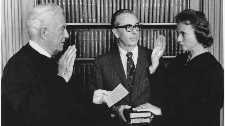 Sandra Day O'Connor is sworn in as an associate justice by Chief Justice Warren Burger on Sept. 25, 1981. Holding two family Bibles is husband John Jay O'Connor. Sandra Day O'Connor is sworn in as an associate justice by Chief Justice Warren Burger on Sept. 25, 1981. Holding two family Bibles is husband John Jay O'Connor.