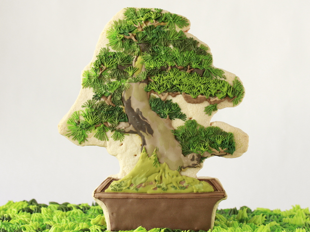 Risa Hirai's bonsai cookies are made from sugar, flour, butter and egg. They're completely edible as long as they haven't been on display for too long.