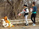 Friends and family of the six teenagers killed in a car crash brought stuffed animals and other memorials to the site Sunday in Warren, Ohio. Friends and family of the six teenagers killed in a car crash brought stuffed animals and other memorials to the site Sunday in Warren, Ohio.
