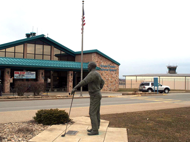 A statue of golf legend Arnold Palmer stands outside Arnold Palmer Regional Airport in Latrobe, Pa.
