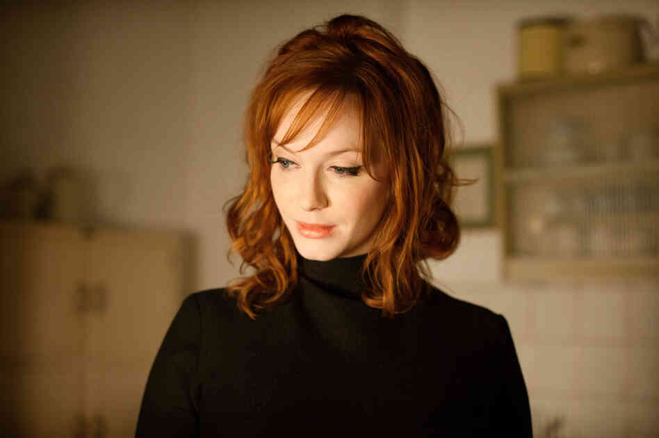 Ginger's artist mother, Natalie (Christina Hendricks), is too focused on her ex-lover to properly parent her angst-ridden teenage daughter. Ginger's artist mother, Natalie (Christina Hendricks), is too focused on her ex-lover to properly parent her angst-ridden teenage daughter.