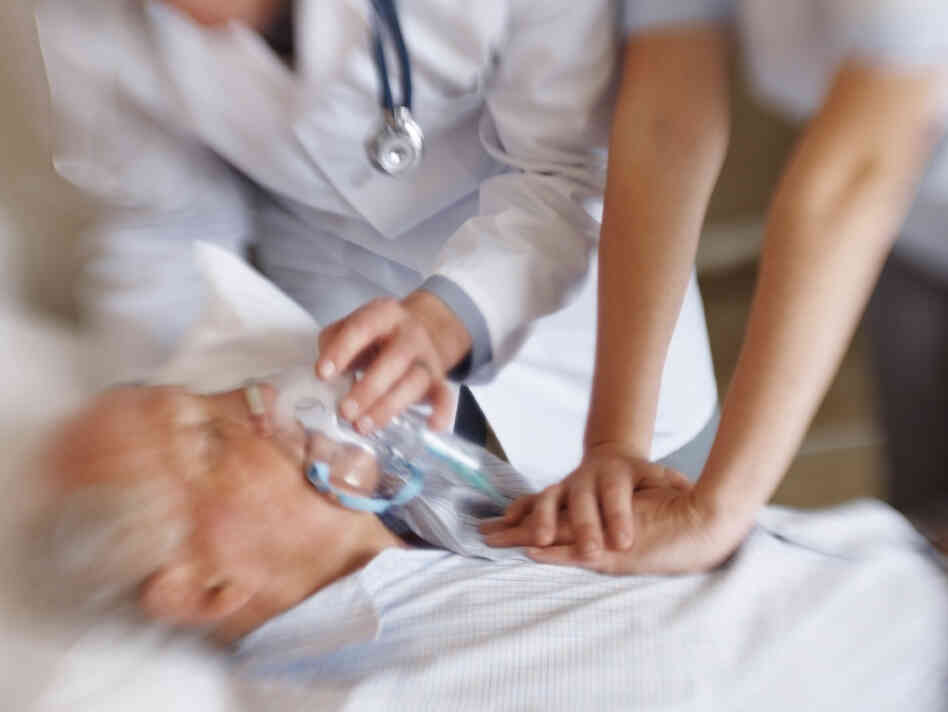 A recent study finds that relatives present during resuscitation attempts suffer fewer psychological effects later.