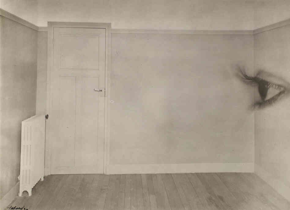 Room with eye, 1930 (Maurice Tabard)