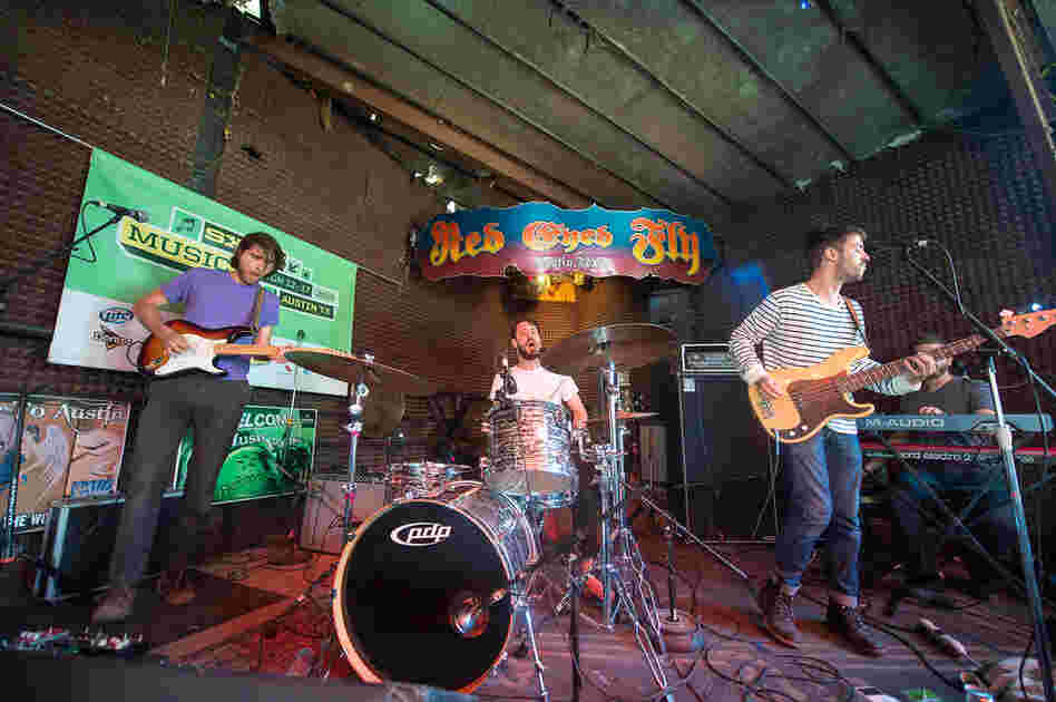 We're pretty sure that Papa loves The Band and that's fine by us. Here, they play Red Eyed Fly for the After the Goldrush Party.