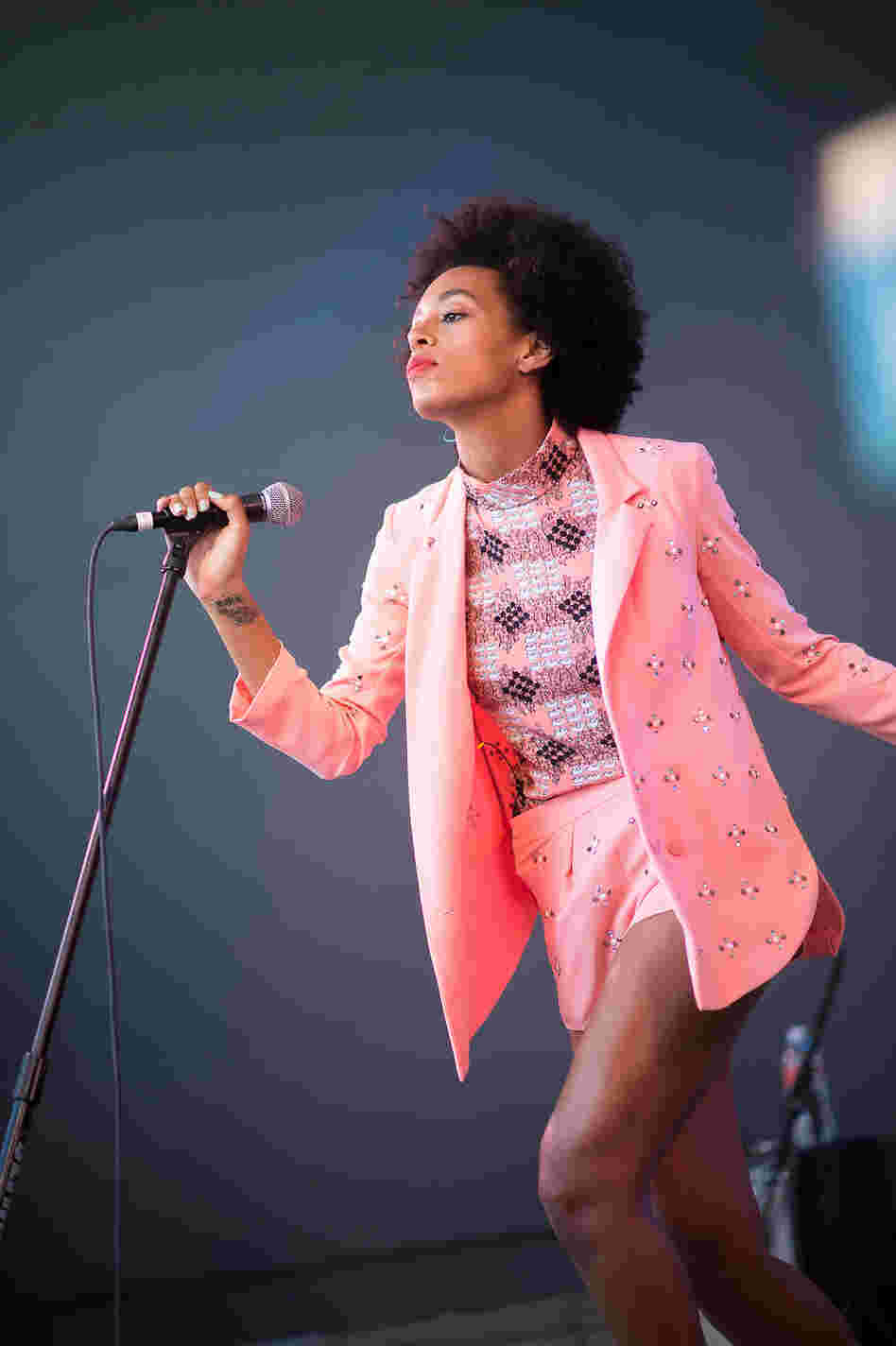 Another shot of Solange at Stubb's because, hey, that's a statue in the making. 