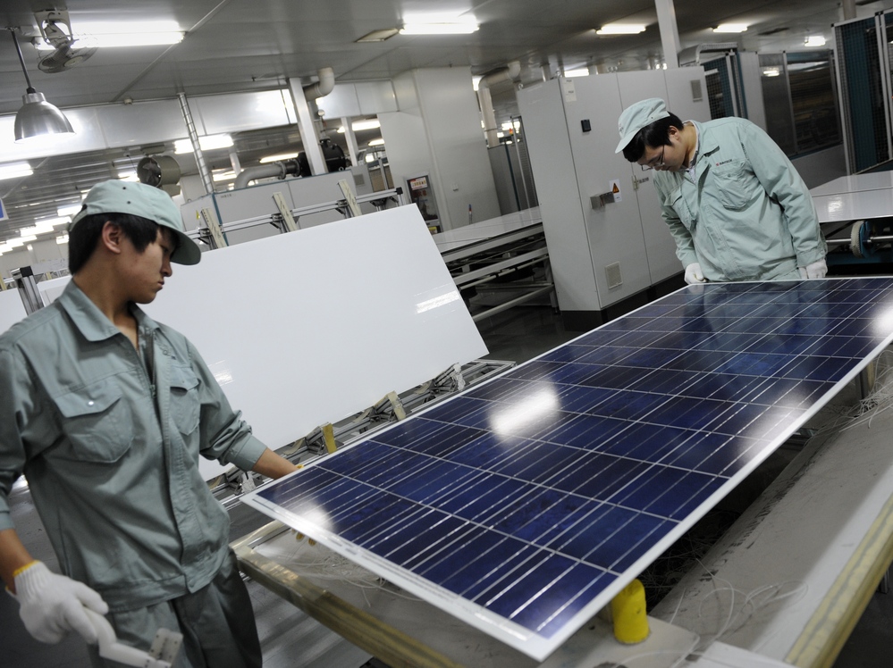 Workers at a Suntech plant in Wuxi last month.