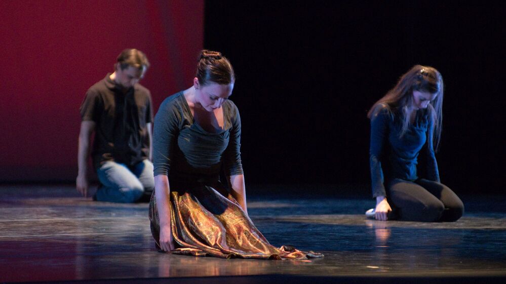 Margaret Hannah danced the role of Colin's mother, Amy Wolfe; Aleksey Kudrin played his brother, Sean; and Sara Gaydash played his sister, Cece.