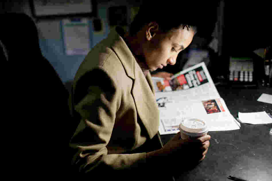 Esperanza Spalding, backstage.