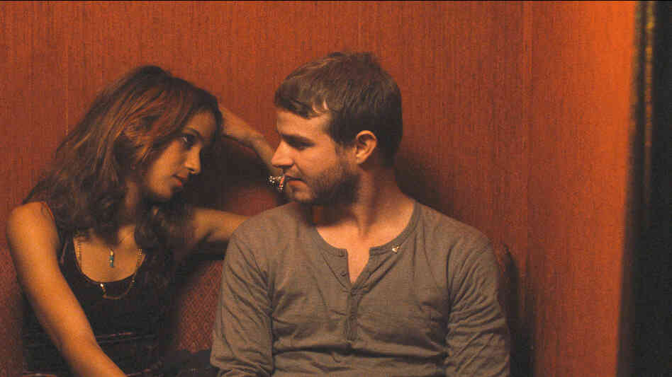 When Victoria (Mati Diop) meets Simon (Brady Corbet) at a Paris club, it's the beginning of a mutually assured seduction. When Victoria (Mati Diop) meets Simon (Brady Corbet) at a Paris club, it's the beginning of a mutually assured seduction.