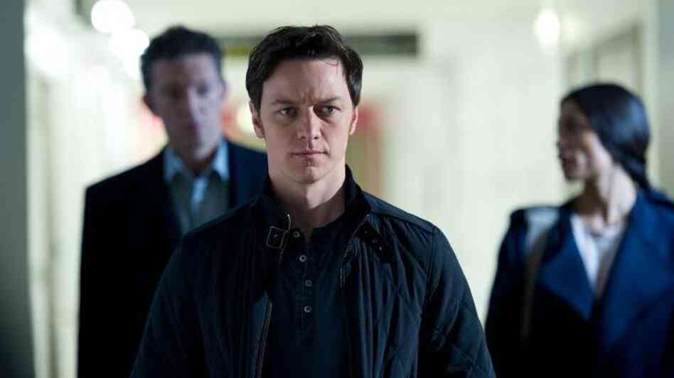 Franck (Vincent Cassel), Simon (James McAvoy) and Elizabeth (Rosario Dawson) are uneasy allies trying to discover exactly what went wrong during a botched art heist in Danny Boyle's trippy thriller Trance. Franck (Vincent Cassel), Simon (James McAvoy) and Elizabeth (Rosario Dawson) are uneasy allies trying to discover exactly what went wrong during a botched art heist in Danny Boyle's trippy thriller Trance.