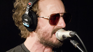 Phosphorescent's Matthew Houck performs "Song for Zula" at WFUV in New York City.
