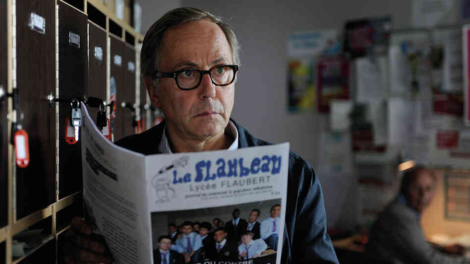 Bored high school English teacher Germain (Fabrice Luchini) encourages a talented student to exploit a classmate's family for literary inspiration. Bored high school English teacher Germain (Fabrice Luchini) encourages a talented student to exploit a classmate's family for literary inspiration.