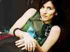Turkish-German vocalist Esra Dalfidan sings in several languages with her band FIDAN. Turkish-German vocalist Esra Dalfidan sings in several languages with her band FIDAN.