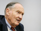 John Bogle, founder of The Vanguard Group and president of the Bogle Financial Markets Research Center, says the government should set standards to protect Americans' retirement savings. John Bogle, founder of The Vanguard Group and president of the Bogle Financial Markets Research Center, says the government should set standards to protect Americans' retirement savings.