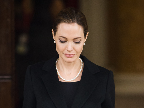 Angelina Jolie's choice reveals the imperfect world of cancer risk and medical decision-making.