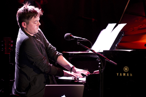 Muhly opened the show with A Hudson Cycle (for solo piano) which he composed as a wedding gift for friends and describes as, "music of longing and anticipation."