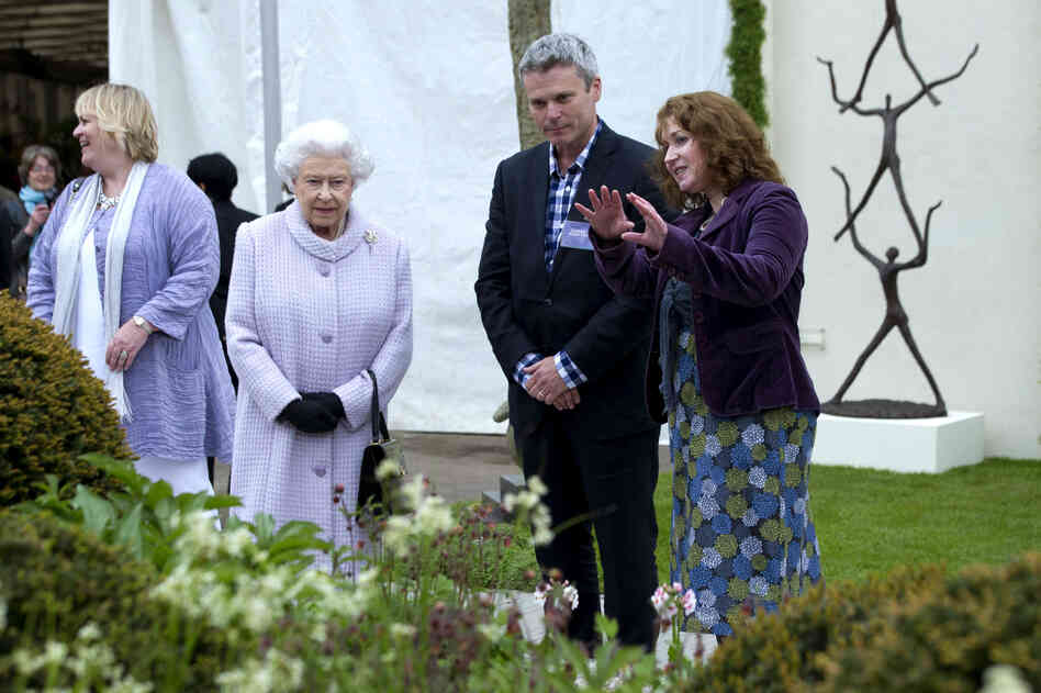 Queen Elizabeth II meets award-winning garden designers Patrick and Sarah Collins at their First Touch Garden.