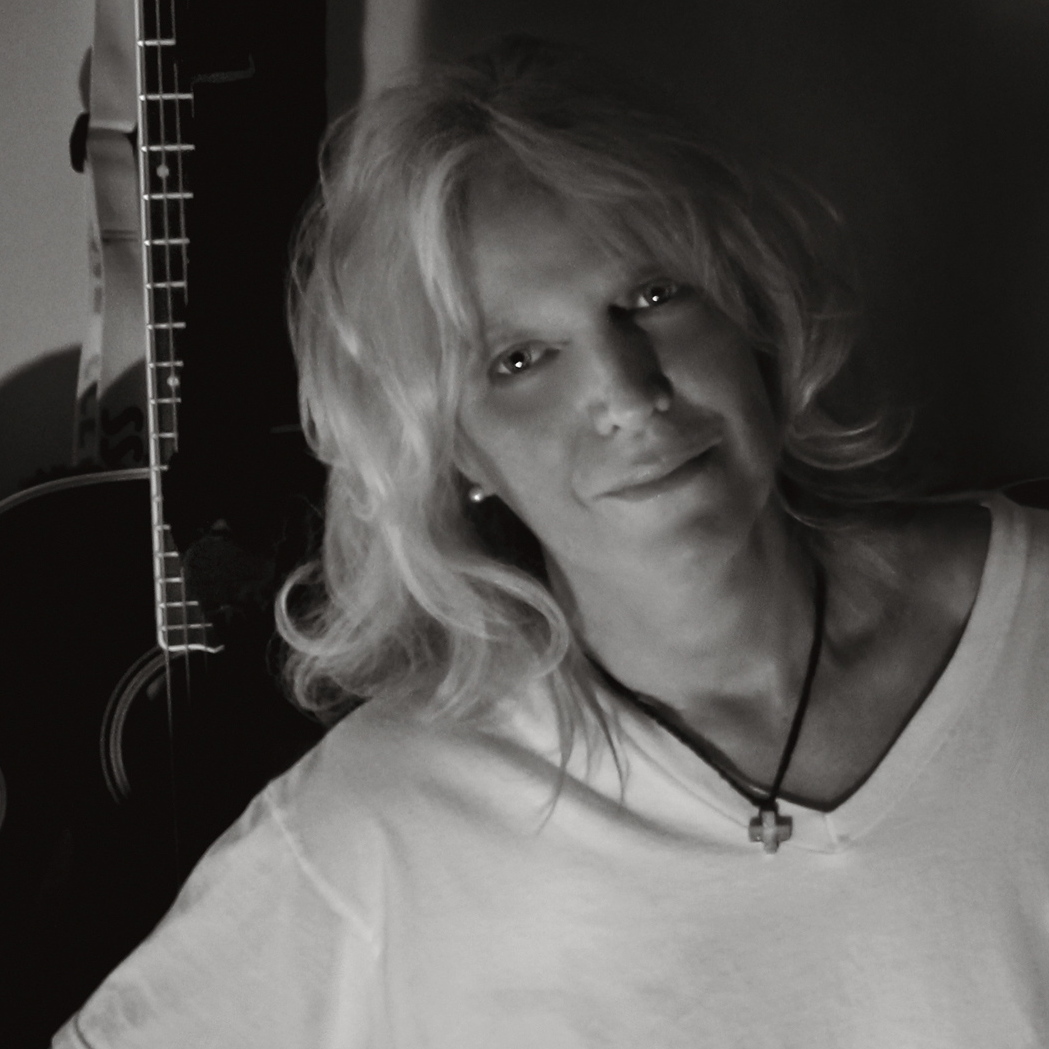 Marshall Chapman's latest album, her 13th, is called Blaze of Glory.