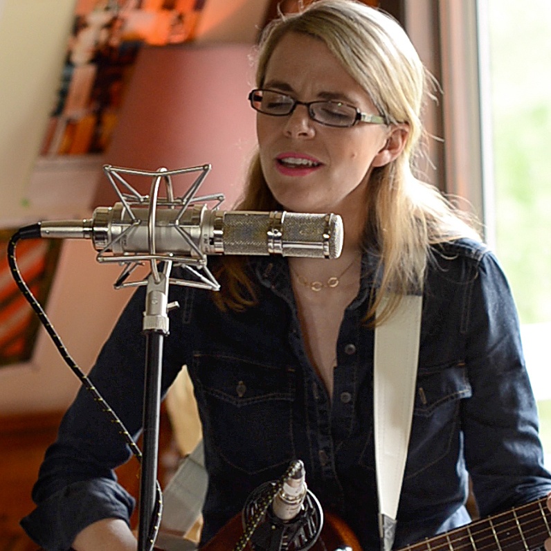 Aofie O'Donovan performs live for Folk Alley.
