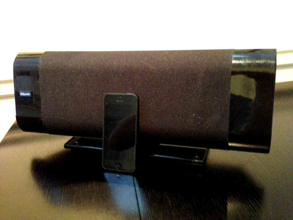 My current stereo has been downsized for a small space, but still has a full sound. It's just an iPhone with the wireless Klipsch G-17 Airplay. My current stereo has been downsized for a small space, but still has a full sound. It's just an iPhone with the wireless Klipsch G-17 Airplay.