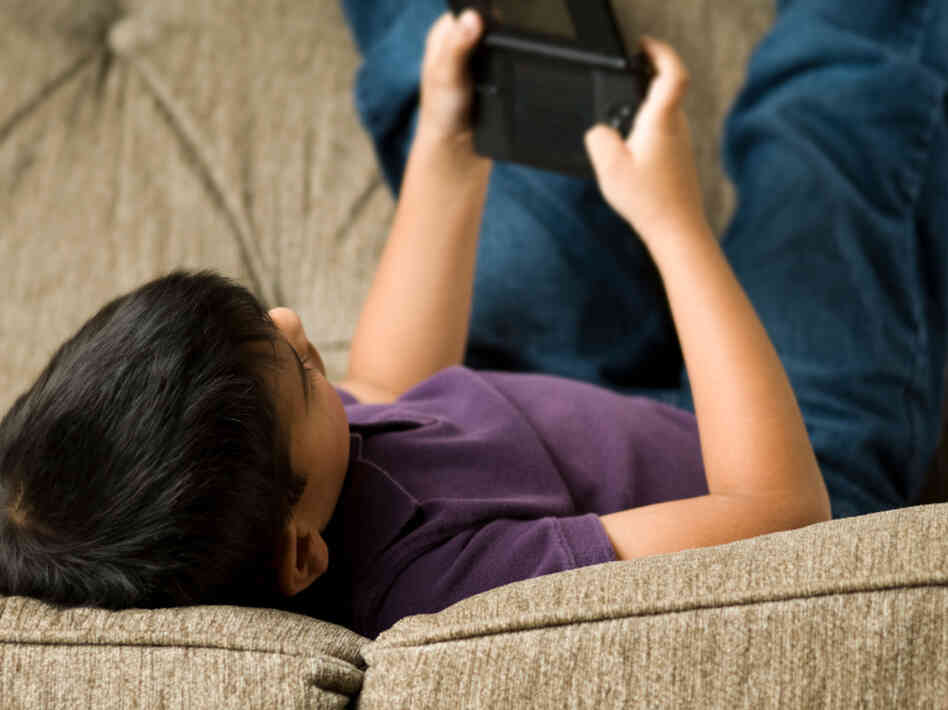 The American Academy of Pediatrics recommends that children have no more than two hours a day of "screen time." The American Academy of Pediatrics recommends that children have no more than two hours a day of "screen time."
