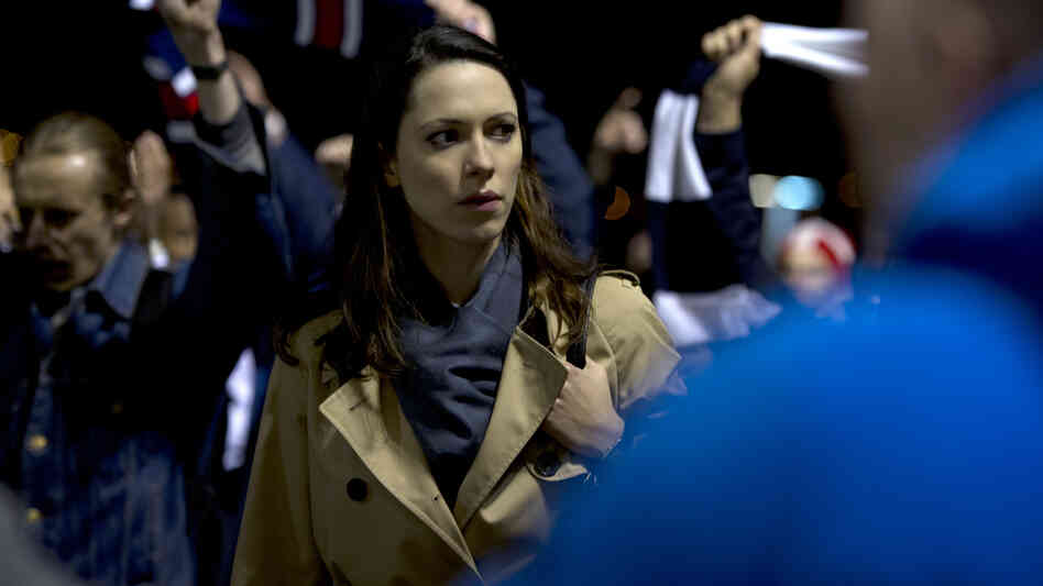 Chaos, panic and disorder: Rebecca Hall stars as a barrister whose assignment leads to all kinds of bad things in the security-state thriller Closed Circuit. Chaos, panic and disorder: Rebecca Hall stars as a barrister whose assignment leads to all kinds of bad things in the security-state thriller Closed Circuit.