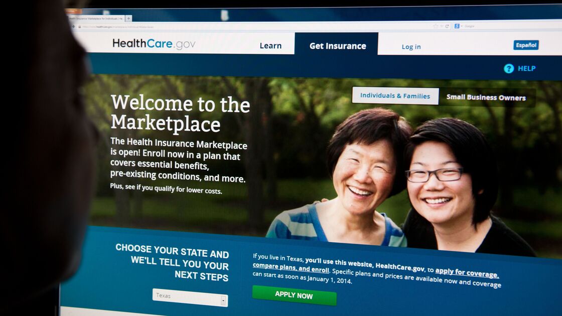 Heavy Internet traffic and system problems plagued the launch of the new health insurance exchanges on Tuesday.