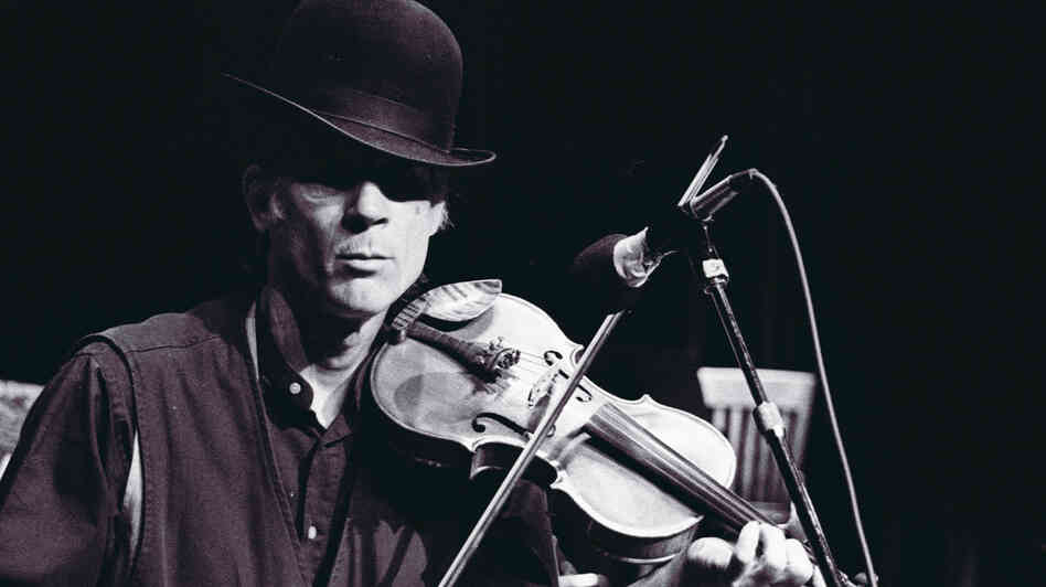 John Hartford performs live on Mountain Stage. John Hartford performs live on Mountain Stage.