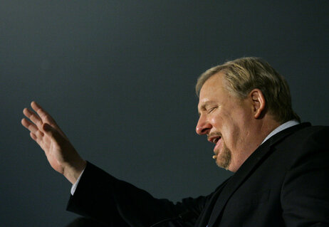 A joking Facebook post by Saddleback Church's Rick Warren was the catalyst for a pointed letter from some 700 evangelical Asian-Americans. A joking Facebook post by Saddleback Church's Rick Warren was the catalyst for a pointed letter from some 700 evangelical Asian-Americans.