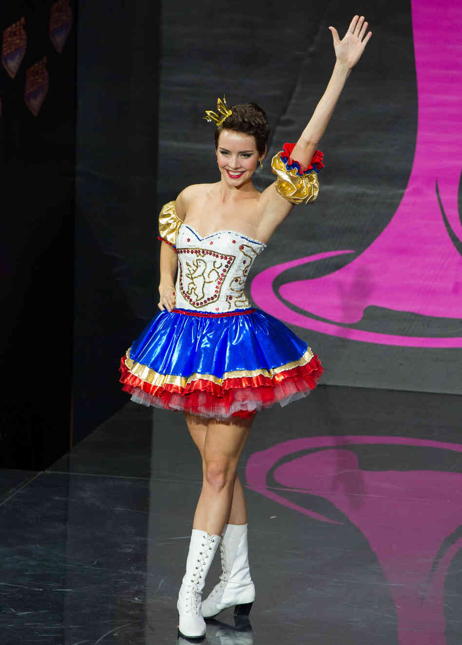 I am not kidding when I say I'm pretty sure Sandra Bullock wore this in Miss Congeniality. (Miss Czech Republic: Gabriela Kratochvílova)
