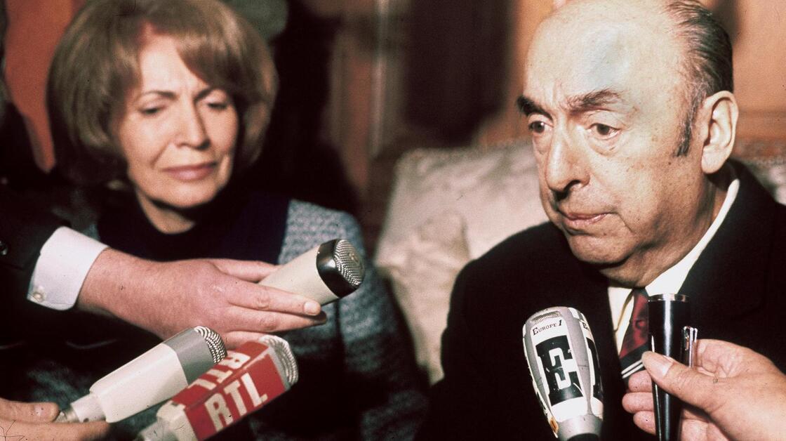Chilean writer and diplomat Pablo Neruda died from prostate cancer, not poison, officials in Chile say. He