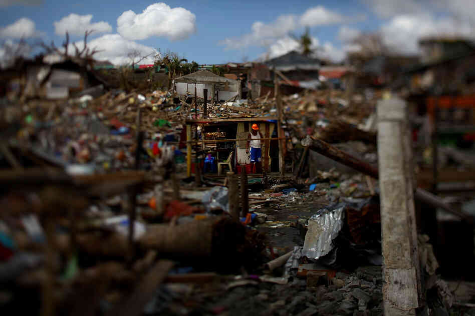 Barangay 68, Tacloban City, 2013 Barangay 68, Tacloban City, 2013