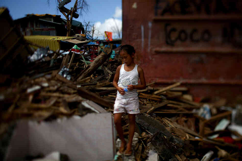 Barangay 68, Tacloban City, 2013 Barangay 68, Tacloban City, 2013