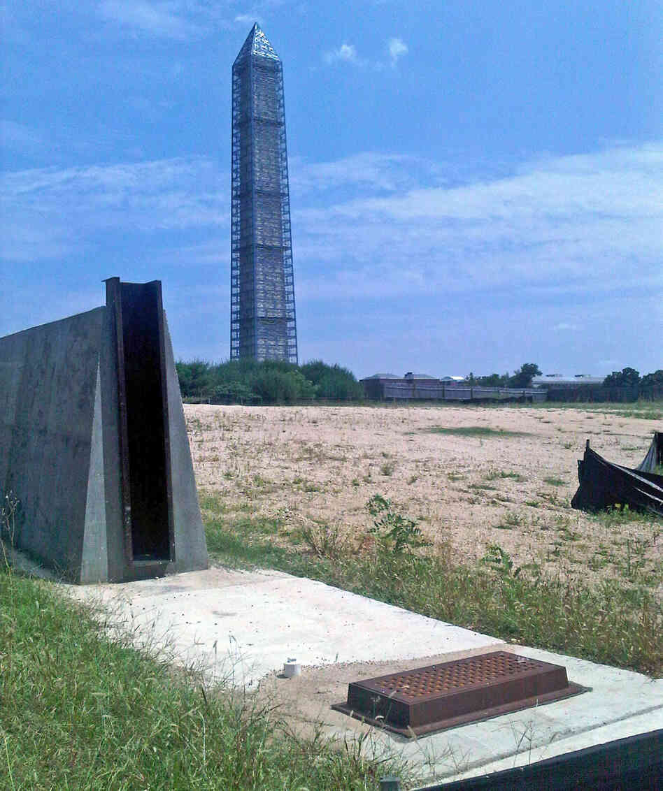 The U.S. Army Corps of Engineers is building a 10-foot-tall flood barrier along Washington's 17th Street to protect downtown's Federal Triangle area. The U.S. Army Corps of Engineers is building a 10-foot-tall flood barrier along Washington's 17th Street to protect downtown's Federal Triangle area.