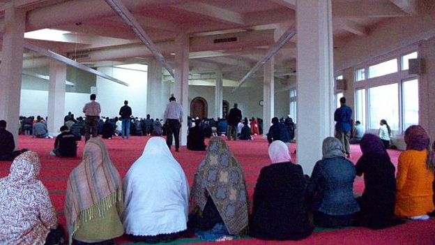 A few years ago, a woman's place in the mosque was a fringe issue. Now, some are demanding change. (Image credit: Courtesy of Side Entrance)