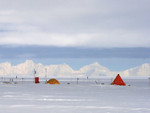 Ross' campsite on the West Antarctic ice sheet. For weeks, researchers eat, sleep and analyze data in these tents. (Image credit: Newcastle University)