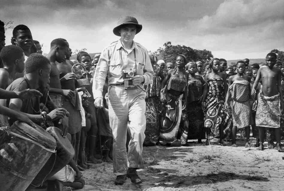 Eliot Elisofon in Yaka village, Congo, in 1951. Eliot Elisofon in Yaka village, Congo, in 1951.