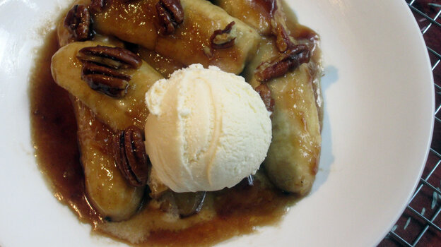 Caramelized Bananas With Nuts And Orange Liqueur Caramelized Bananas With Nuts And Orange Liqueur